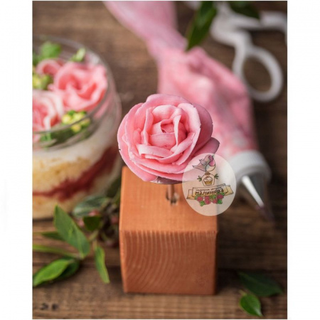 Подставка-кубик для кондитерских гвоздиков (3) Подставка-кубик для кондитерских гвоздиков (3)